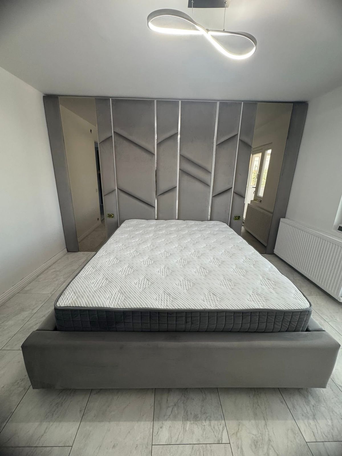Panouri geometrice gri